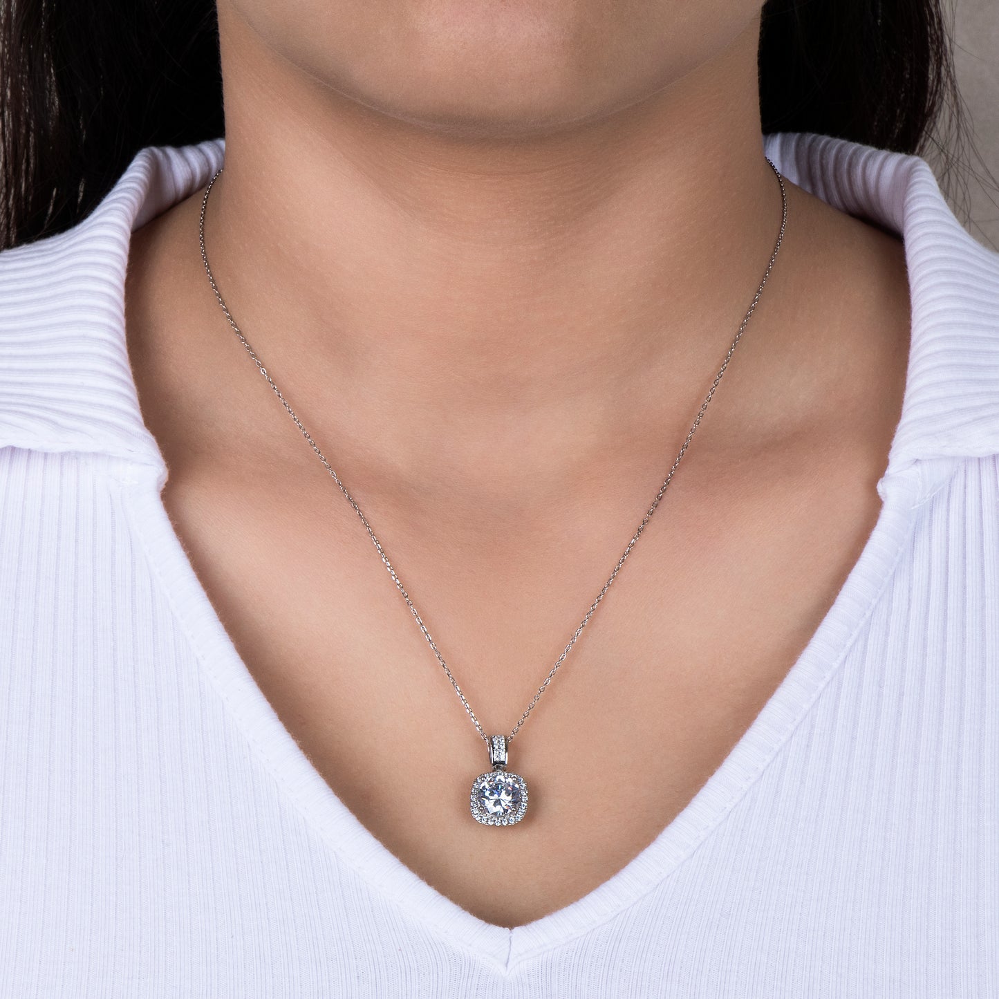 Solitare Pendant Necklace