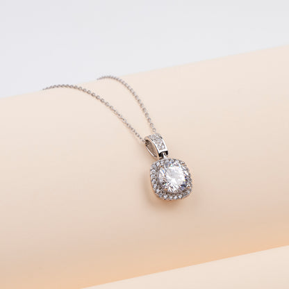 Solitare Pendant Necklace