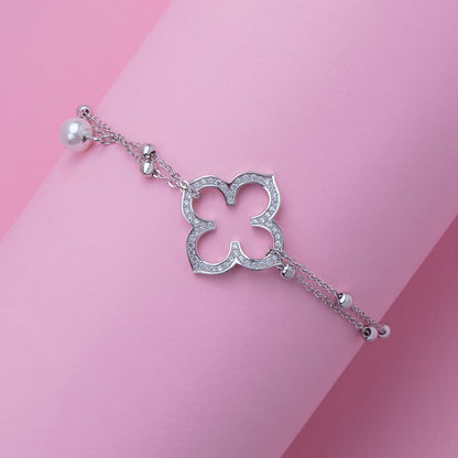 Graceful Clover Pearl Bracelet