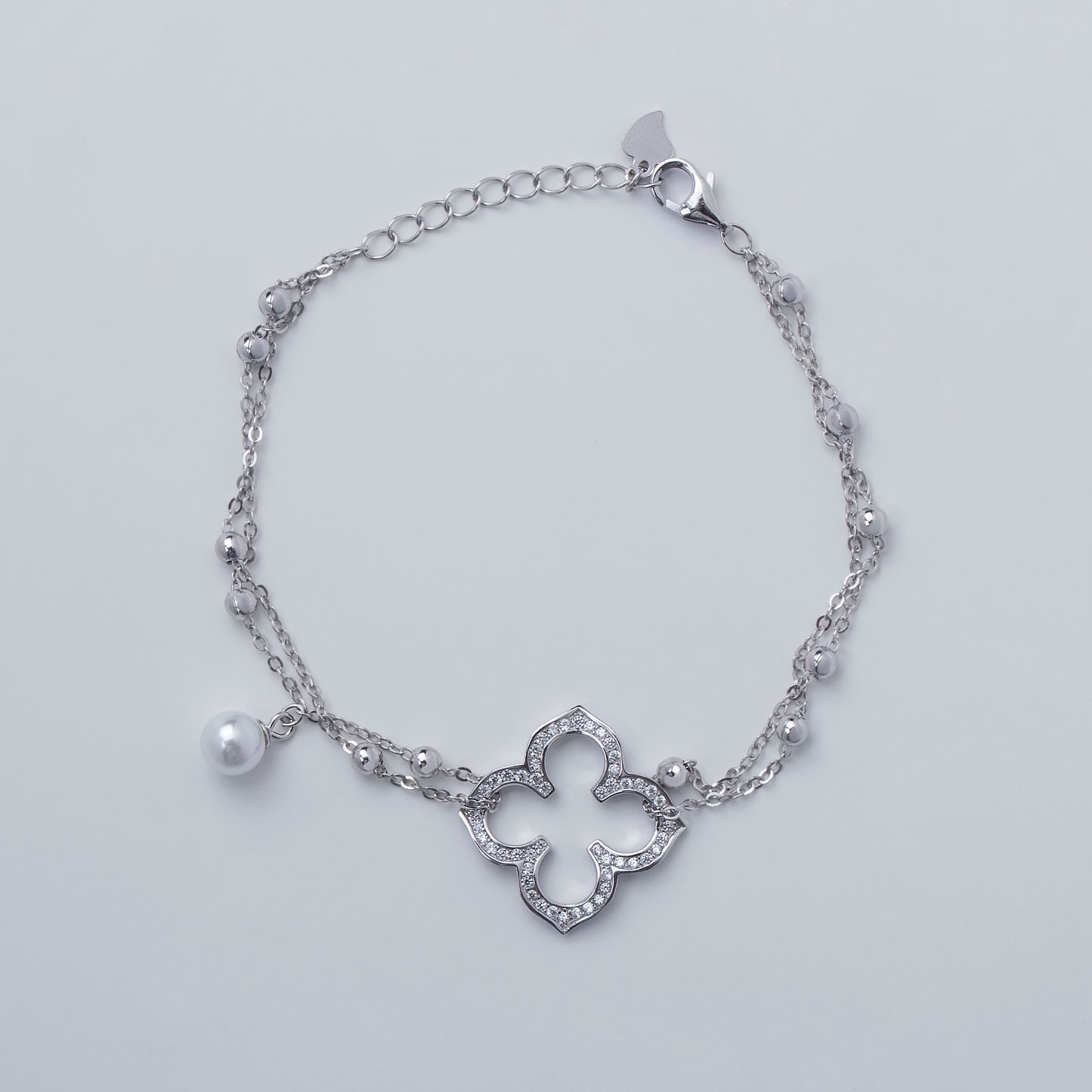 Graceful Clover Pearl Bracelet